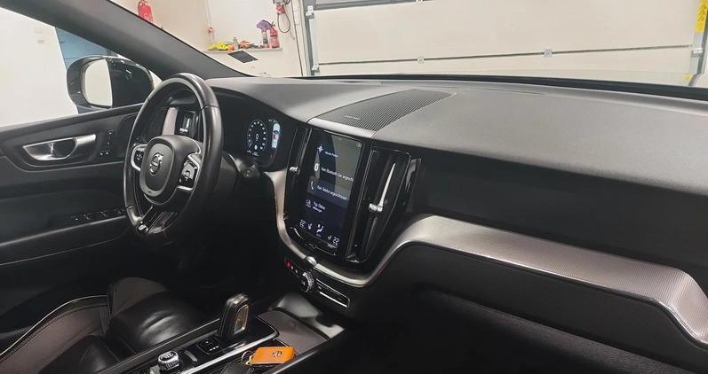Volvo XC 60 cena 157000 przebieg: 107456, rok produkcji 2022 z Rydułtowy małe 596